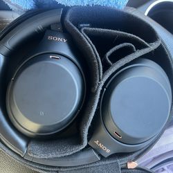 Sony WH 1000xm4 headphones 