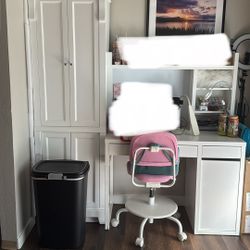 White wooden tables in good condition with no damage. Two decorative tables. A chest of drawers for storing food or other items. A makeup vanity.