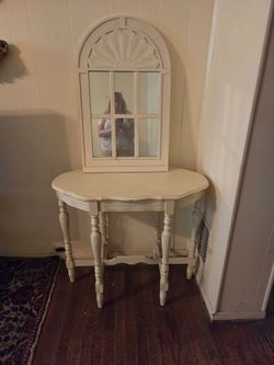 Table with mirror
