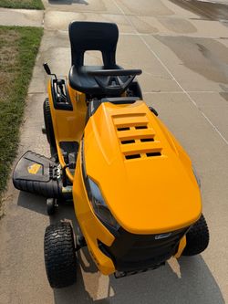 Cub Cadet XT1 Riding Lawnmower