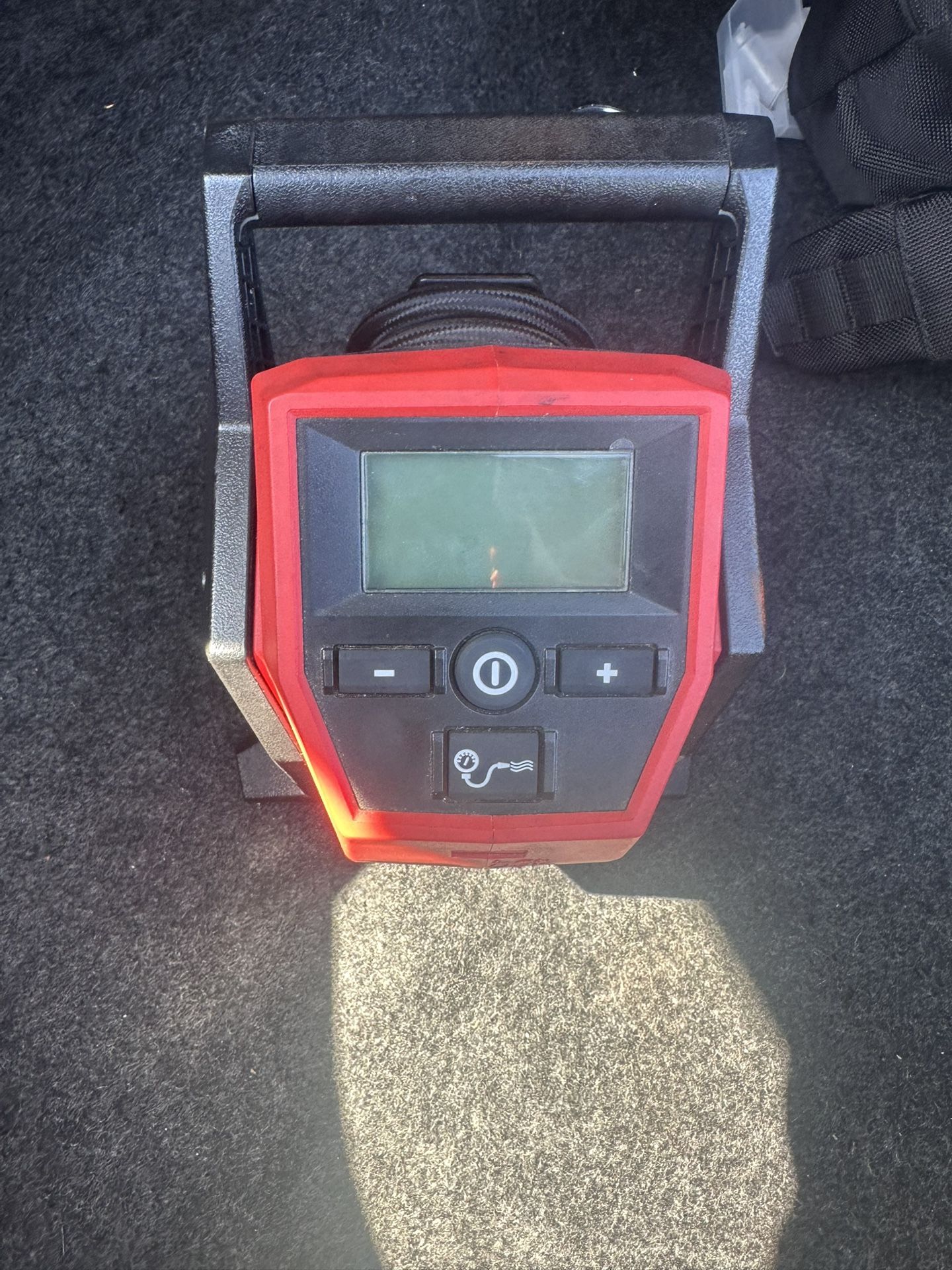 Inflador Compacto Milwaukee M12