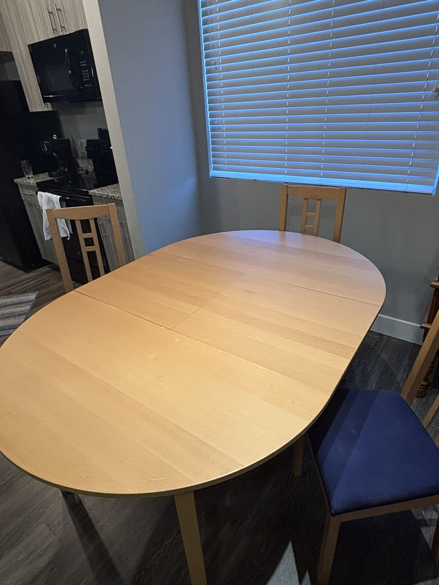 Dining Table & 4 Chairs