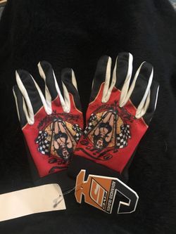 Motorcycle gloves