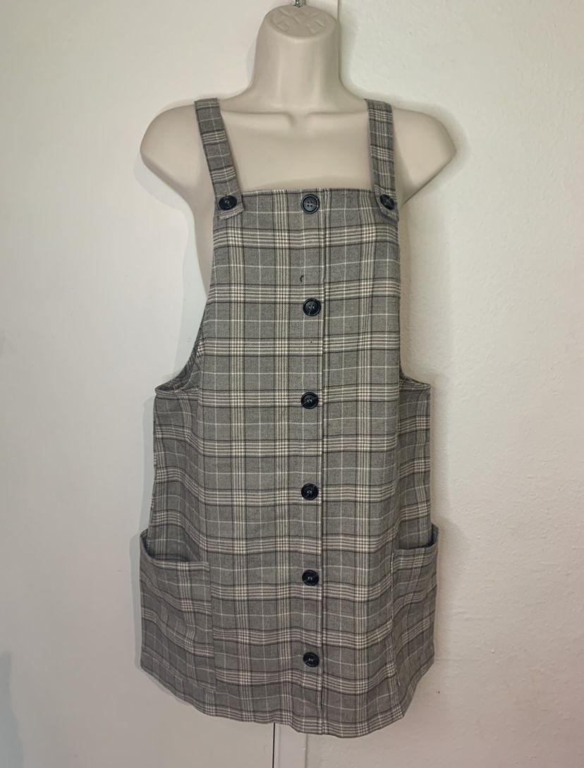 Overall dress plaid with pockets size small. (O)