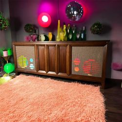 🎶🌼 Authentic 1960s Philco Walnut Console – A Mastercraft Fusion of Heritage & Sustainable Art 🎶🌼