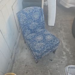 Pair of Blue & White Floral Slipper Chairs (Accent Chairs)