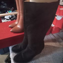 2 Prs Of Women's Boots Size 7