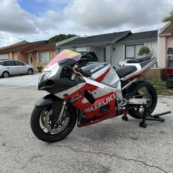 Suzuki Gsx-R600