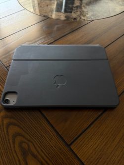 iPad air 5 with magic keyboard