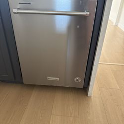 Dishwasher 
