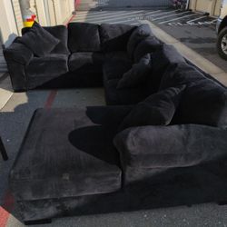 Like New Large Sectional Sofa