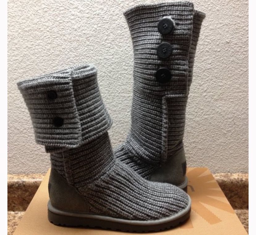 UGG Gray Knit Boots Sz 8