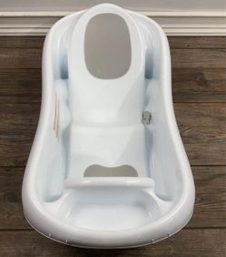 White Plastic Baby Bathtub