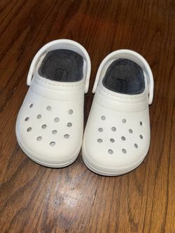 Baby Crocs Size 8c