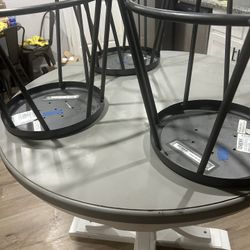 Table With 4 Seats ( Mesa Con 4 Bancos 