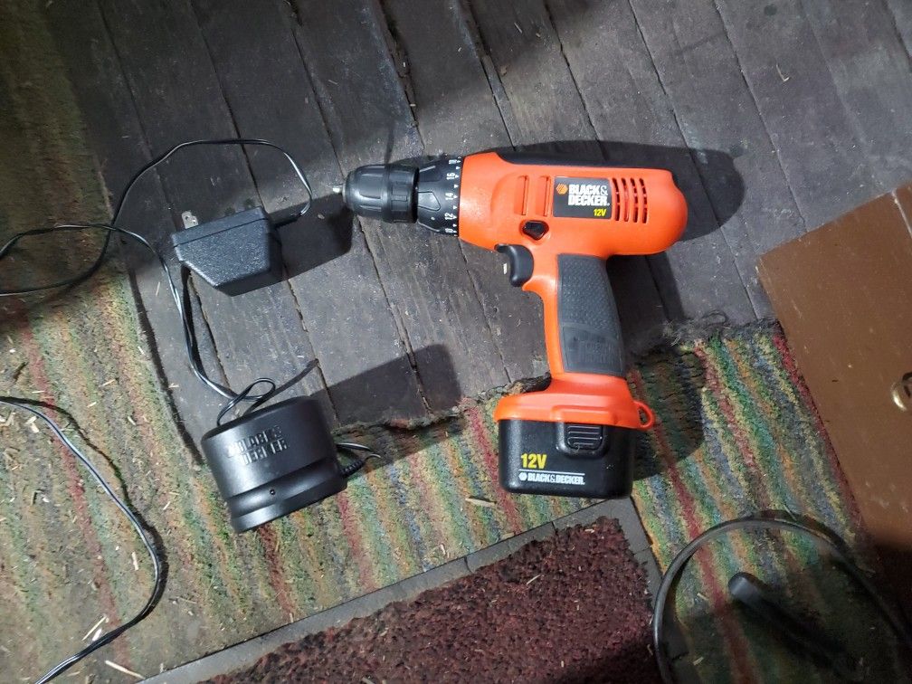 12 Volt Black And Decker Use.but Like New Strong Battery