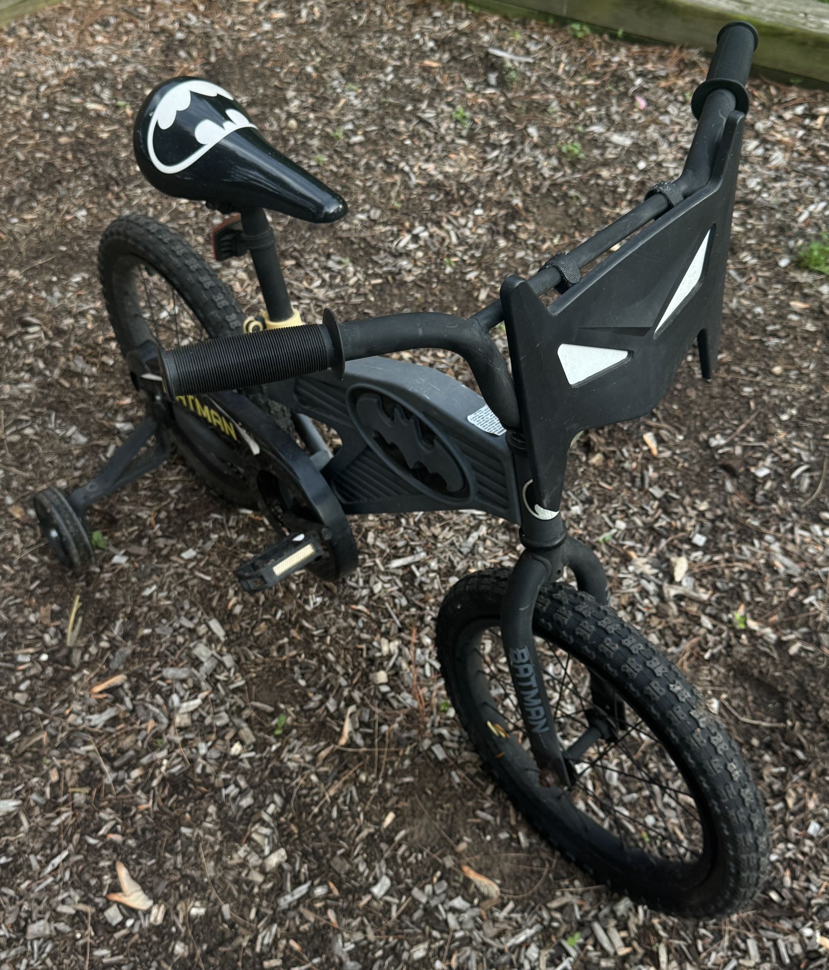 Action Wheels Batman Bike (16-Inch)