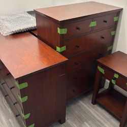 6 Piece Hardwood Bedroom Set (plus mirror)