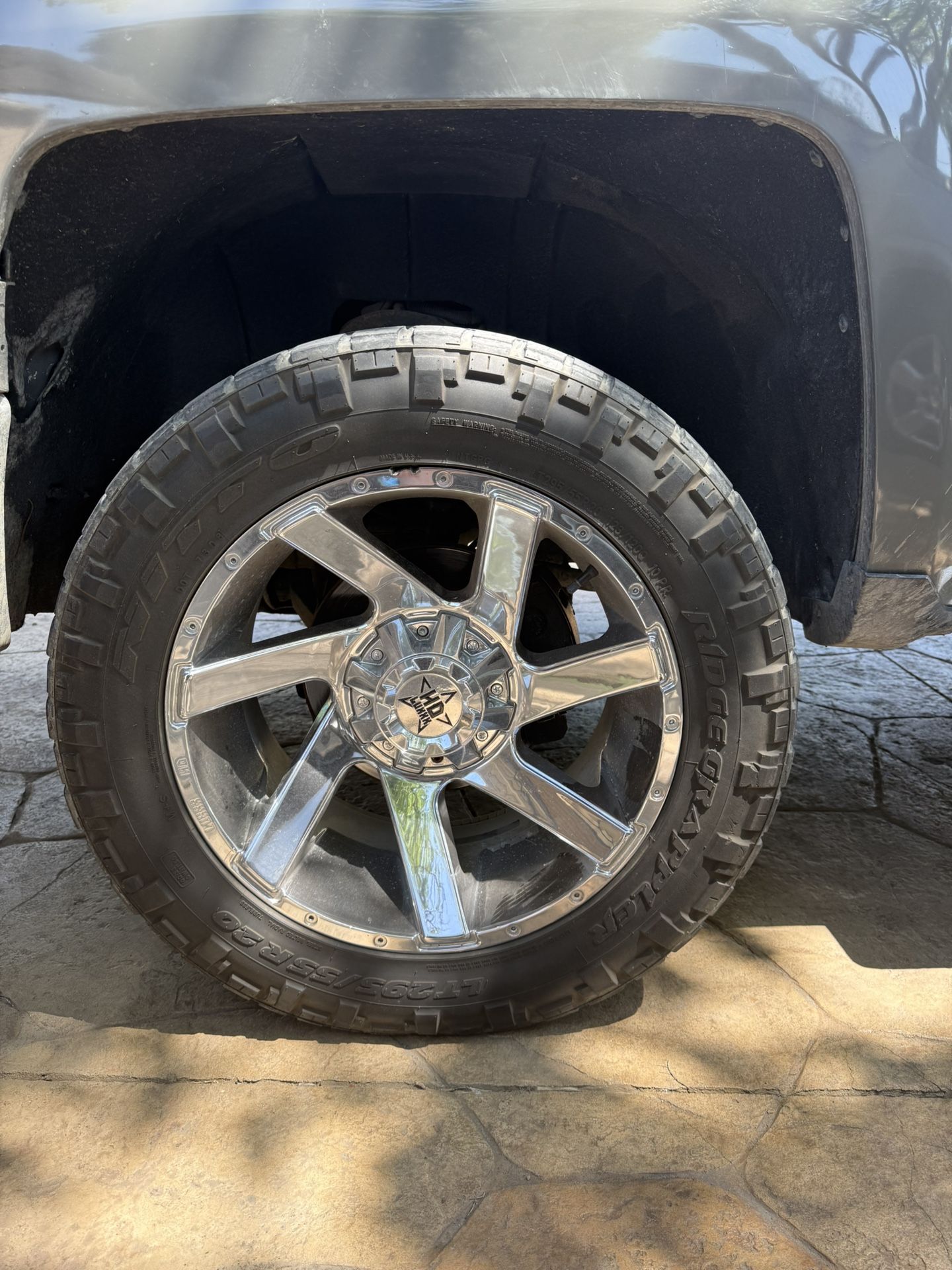 HD LUXX 20s On 33x10