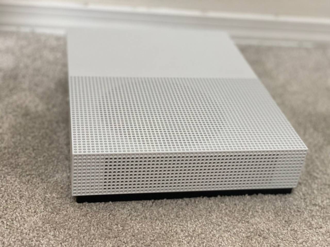 Microsoft Xbox One S With Controller (NEED IT GONE ASAP 230$)