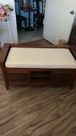 Lovely wood entry storage bench