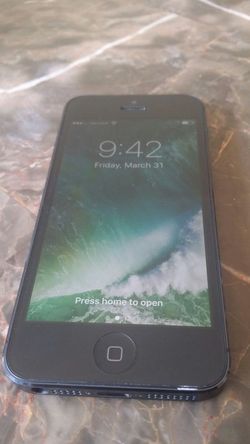 Iphone 5 black unlocked works with any sim card metro pcs , tmobile, att,cricket,
