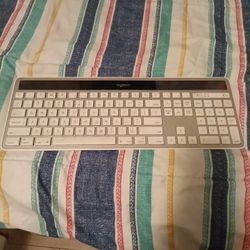 Logitech Keyboard 