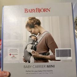BabyBjorn Baby Carrier Mini - Dark Grey, Soft and Snug 3D Jersey 