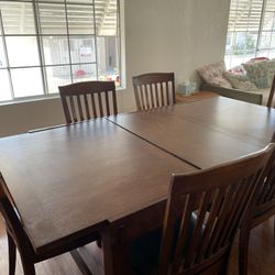 Dining Room Table And Chairs 
