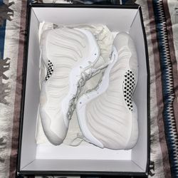 Nike Foamposite Triple White Size 6