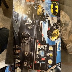 Factory sealed 76160 Mobile Bat base