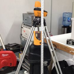 Spectra Precision Laser Level Model 1000 Includes 175 Receiver Tripod Measuring Stick & Case 