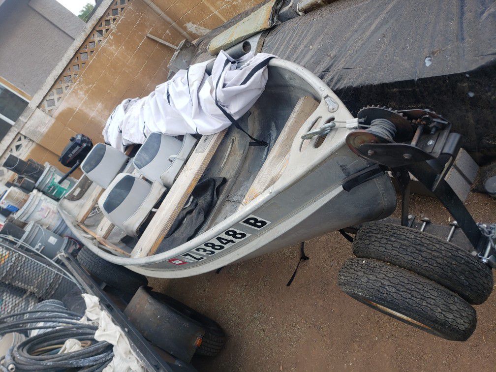 Fishing Boat 12 ft Aluminium. 3 Seat