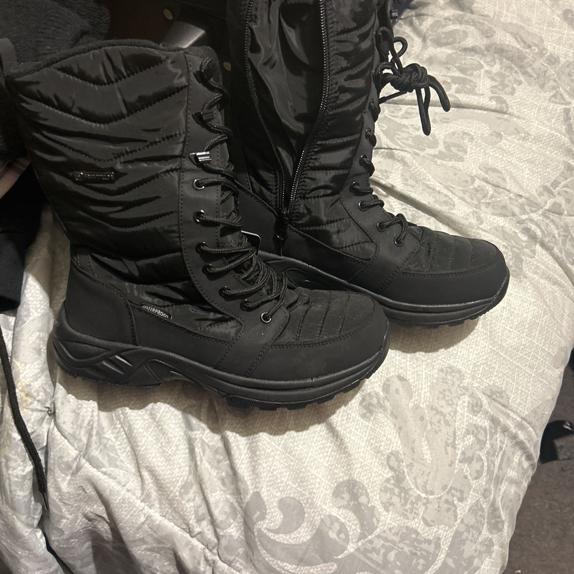 Women’s Insulated Snow Boots