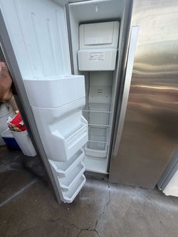 Stainless steel. 2 door refrigerator freezer