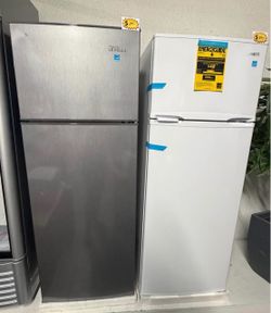 Refrigeradores nuevos en su caja 21.67” pulgadas de ancho y 56 de alto