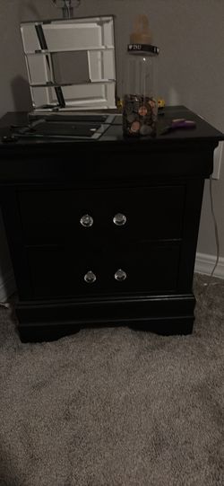 Queen size bed (no mattress) chest and night stand