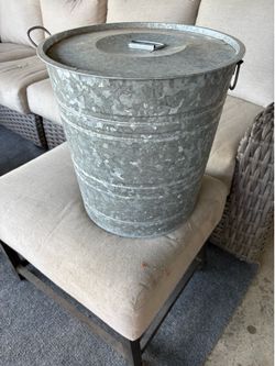 Galvanized metal bucket/tub/steamer pot