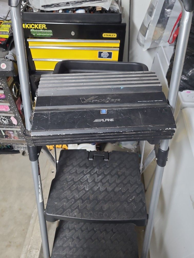 Alpine Amplifier
