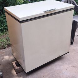 1992 Frigidaire Chest Freezer