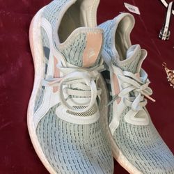 Size 9 Adidas Shoes 
