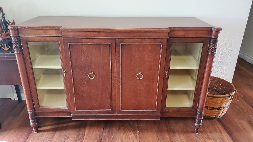 Quality Buffet Cabinet