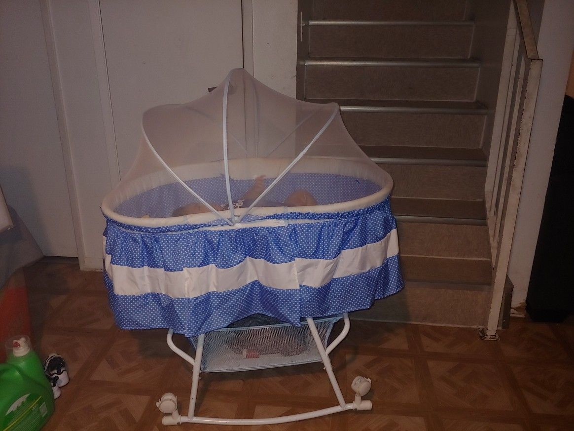 Free Bassinet