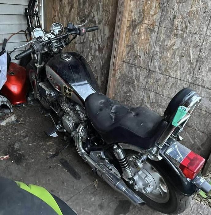 Minior works such as a whose an a battery 2004 Vulcan Kawasaki VIN750