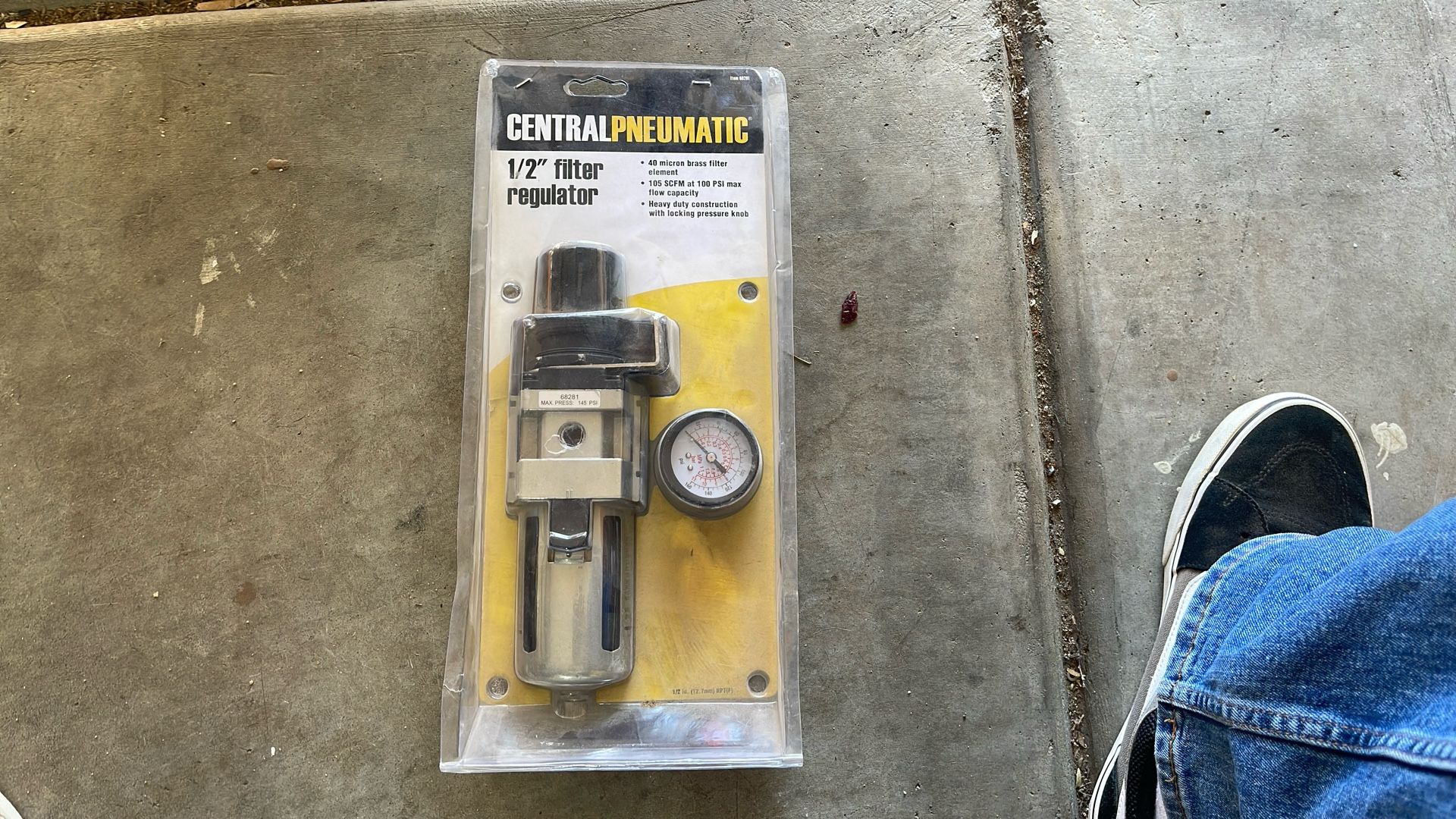 Central Pneumatic 1/2 Filter, Regulator 