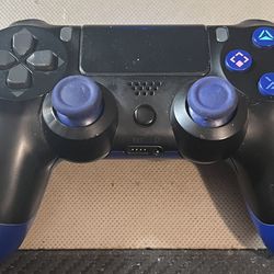 PS4 controller