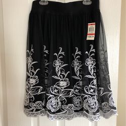 NWT - Black Skirt Embroidered Flowers