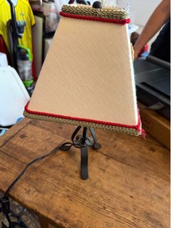 Table lamp