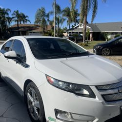 2013 Chevy Volt Hybrid White 