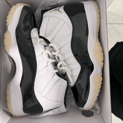 Size 8 Jordan 11